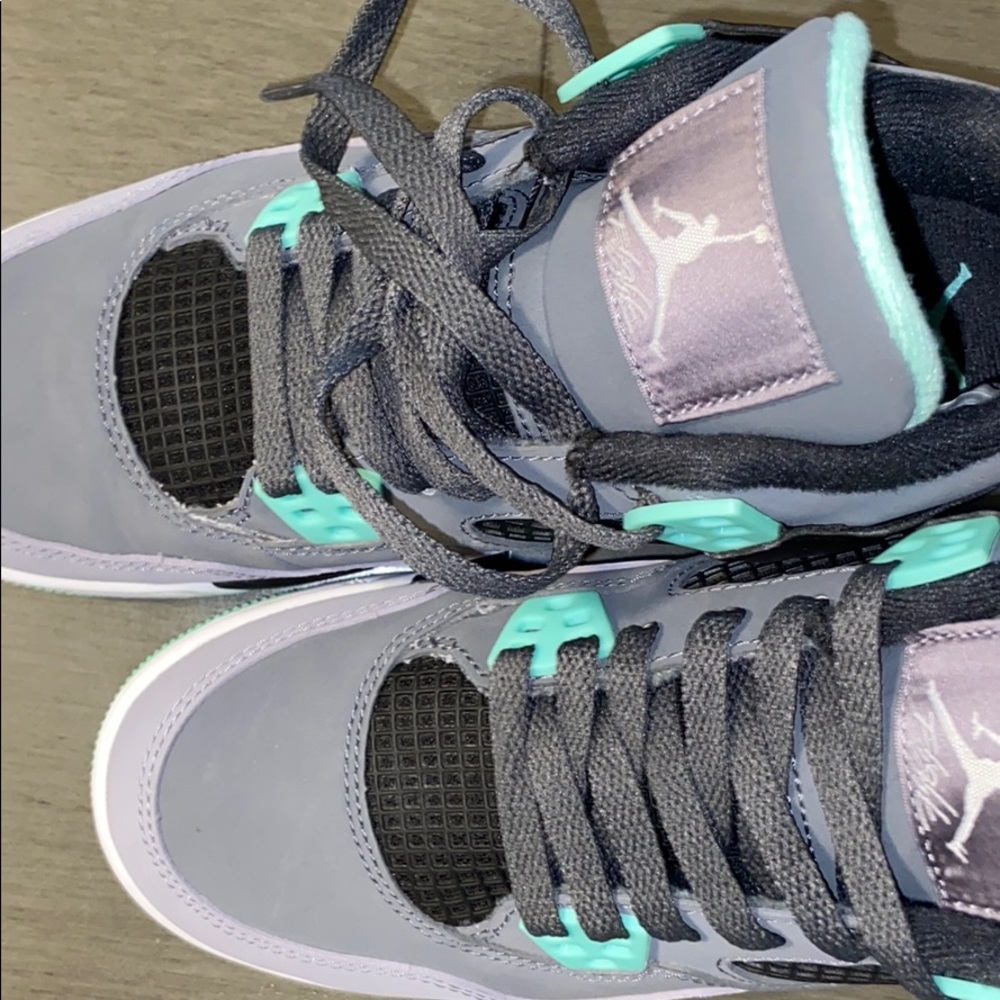 Jordan 4 green glow